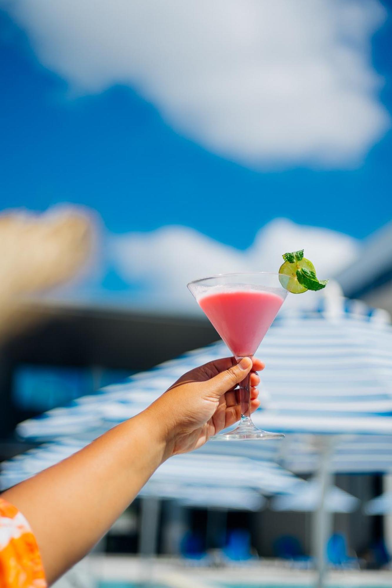 Seabed Grand Hotel Phuket - Sha Extra Plus Esterno foto A cosmopolitan