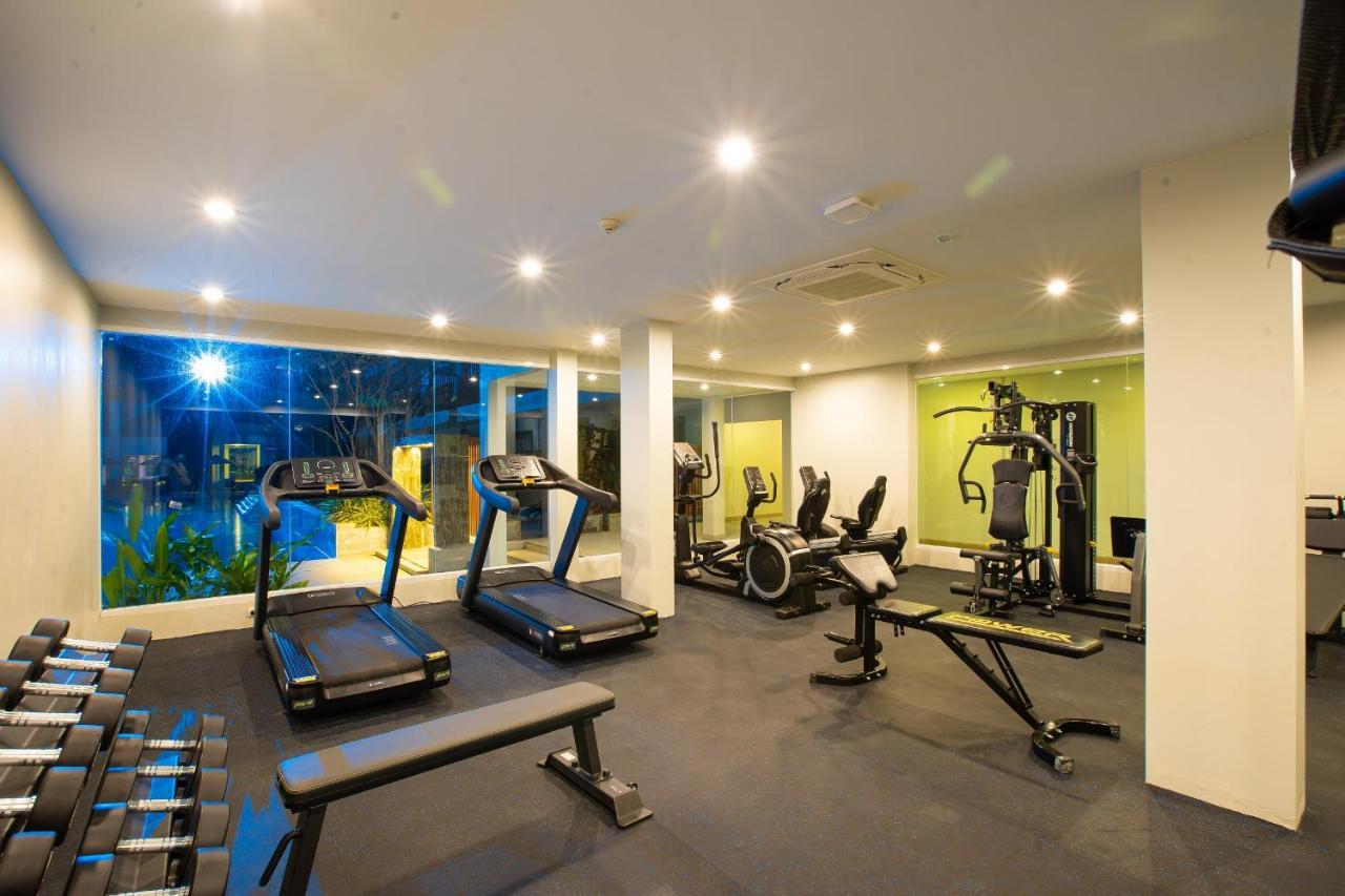 Seabed Grand Hotel Phuket - Sha Extra Plus Esterno foto A gym in a condominium