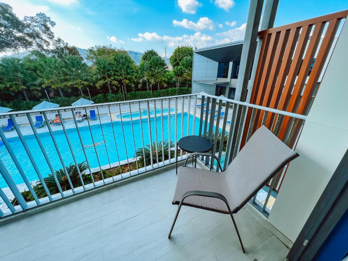 Seabed Grand Hotel Phuket - Sha Extra Plus Esterno foto A balcony at a hotel