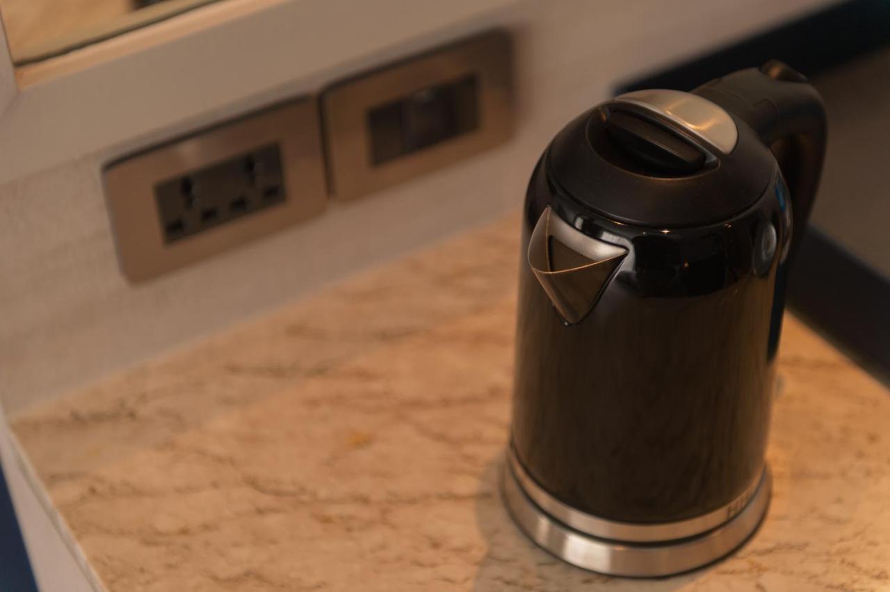 Seabed Grand Hotel Phuket - Sha Extra Plus Esterno foto A kettle