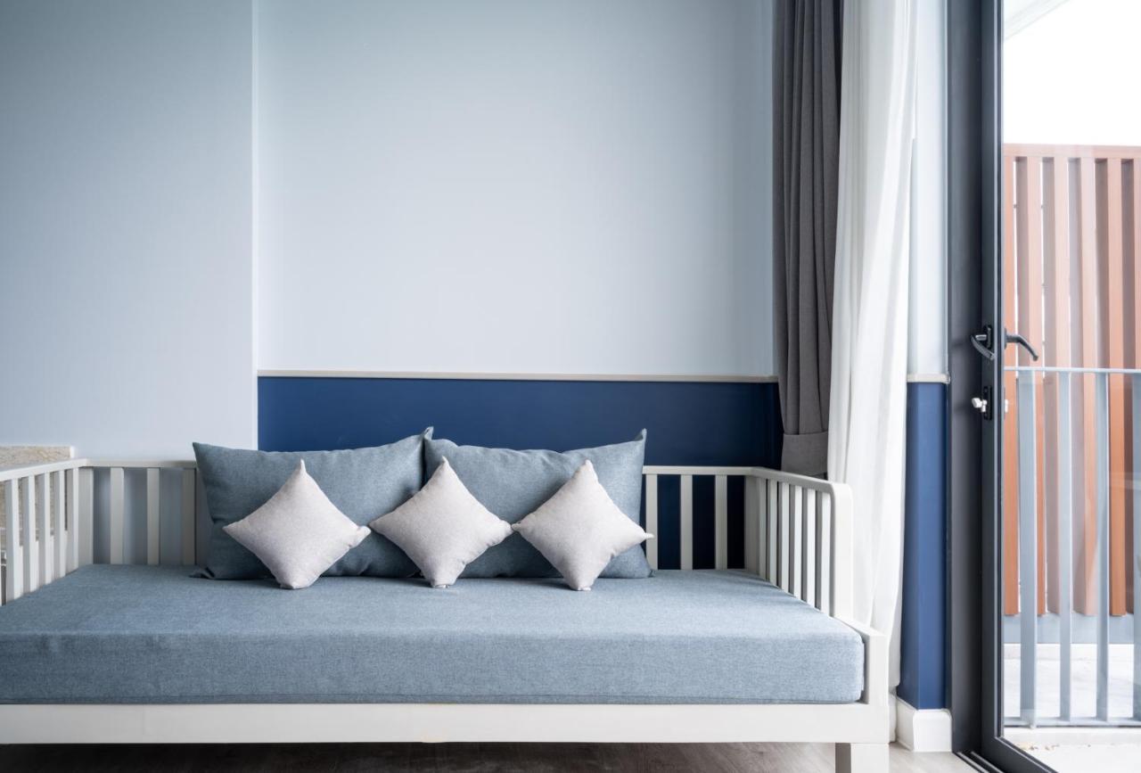 Seabed Grand Hotel Phuket - Sha Extra Plus Esterno foto A sofa bed