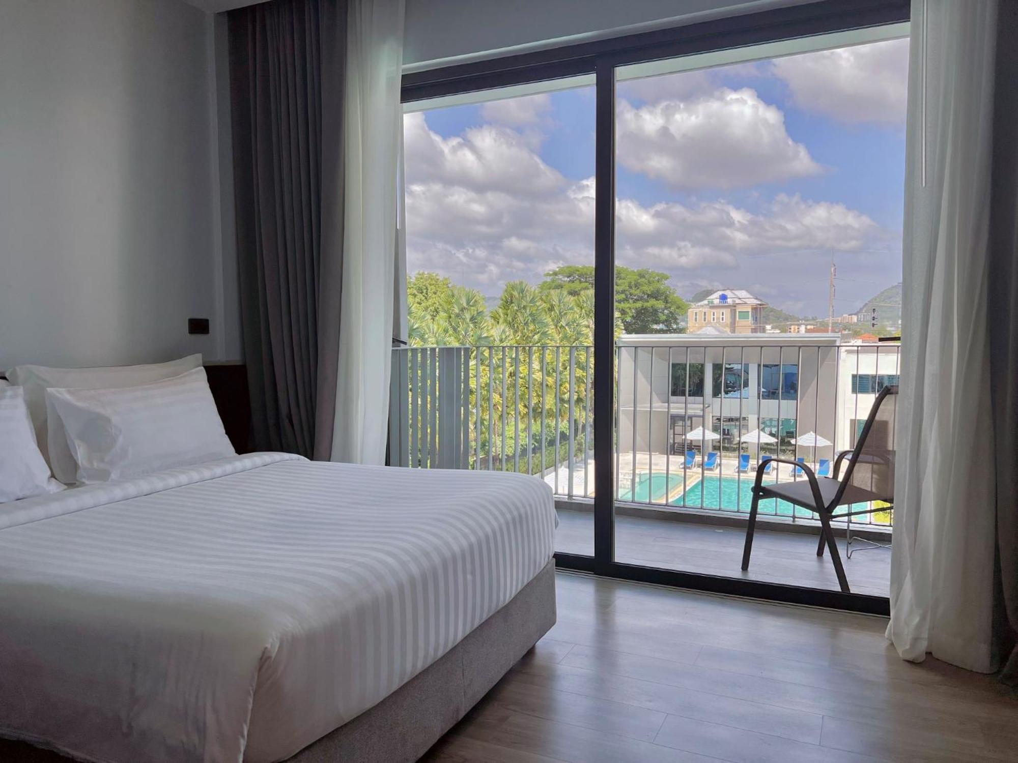 Seabed Grand Hotel Phuket - Sha Extra Plus Esterno foto Deluxe Pool View
