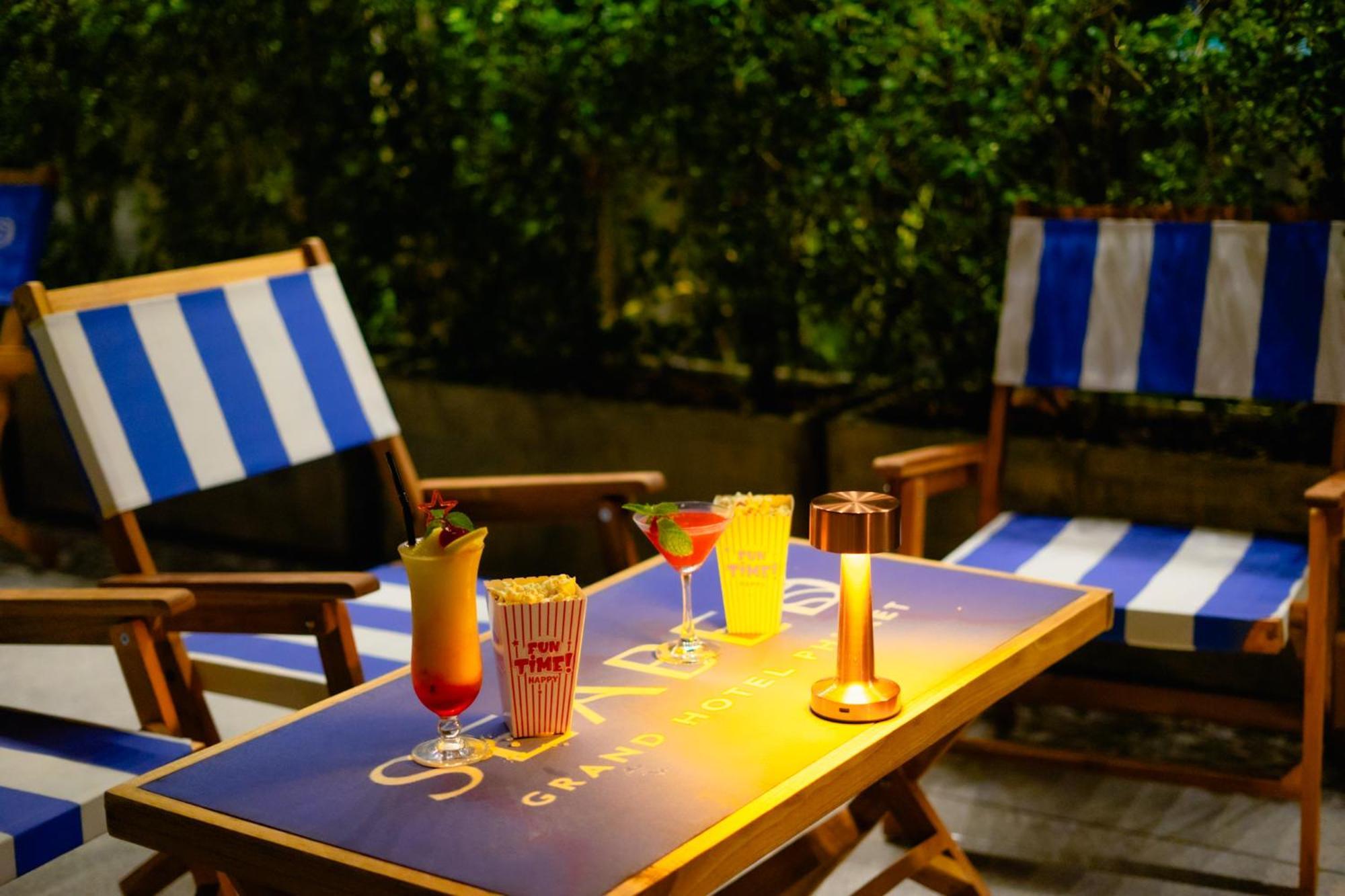 Seabed Grand Hotel Phuket - Sha Extra Plus Esterno foto The 29 Bar