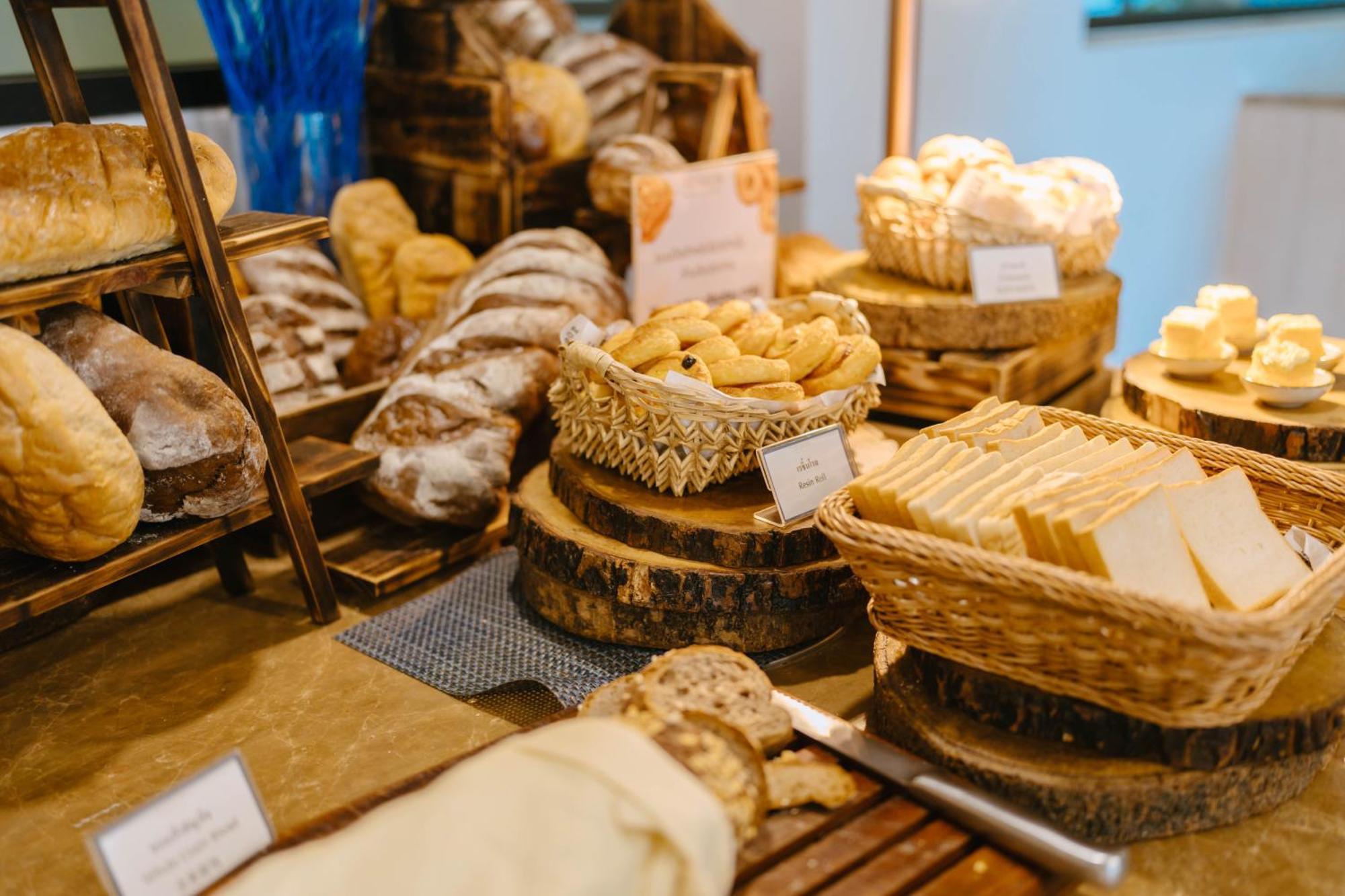 Seabed Grand Hotel Phuket - Sha Extra Plus Esterno foto Cheese at a cheese shop